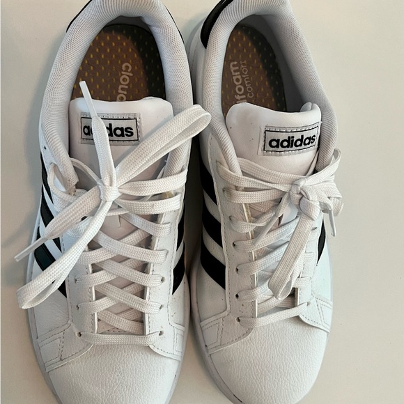 Adidas shoes - Picture 3 of 3